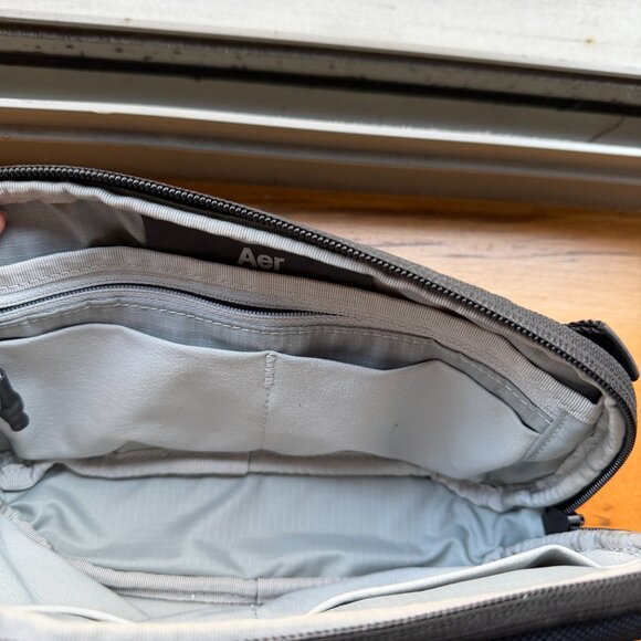 Aer Slim Pouch 2 Navy Tech Organizer Pouch - Picture 8 of 11